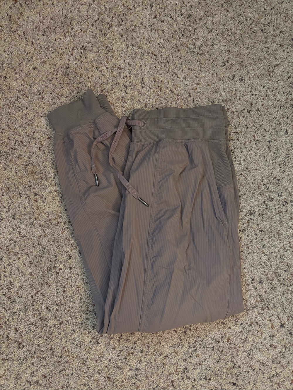Women’s Lulu Lemon Scrub Pants Drawstring Pants in Taupe *NEVER WORN!*